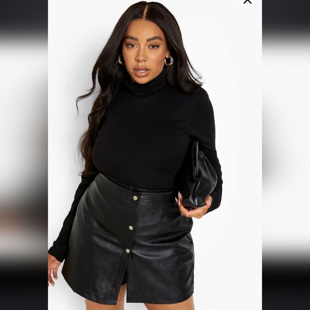 NWT Boohoo Skort